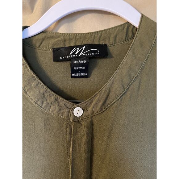 Woman’s Midnight Velvet Khaki Green Hidden Button Up Tunic Blouse Top Size L - Picture 2 of 5